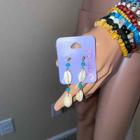 Women's bracelets lot of 12 stretch beaded & a pair of sea shell earrings - Picture 3 of 3